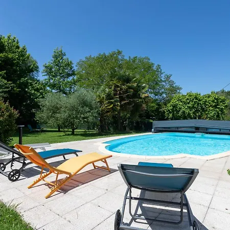 Semesterbostad Le Ruisseau Du Bejean